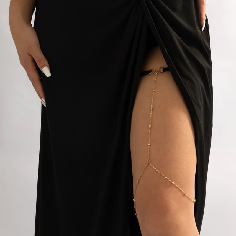 Chaine de cuisse aux petites perles dorées