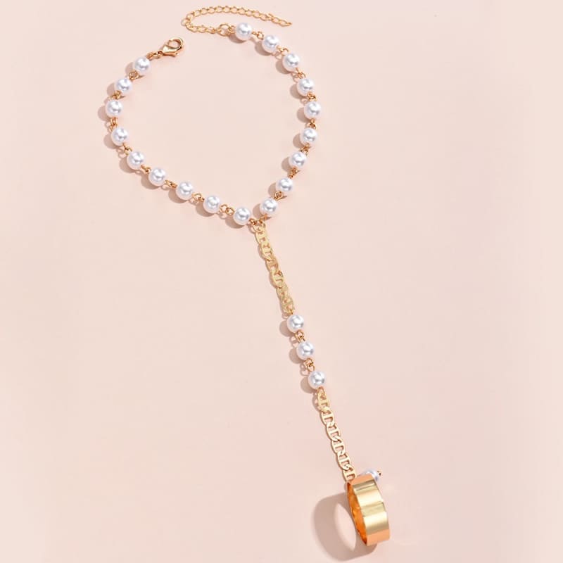 Chaine de main avec bague