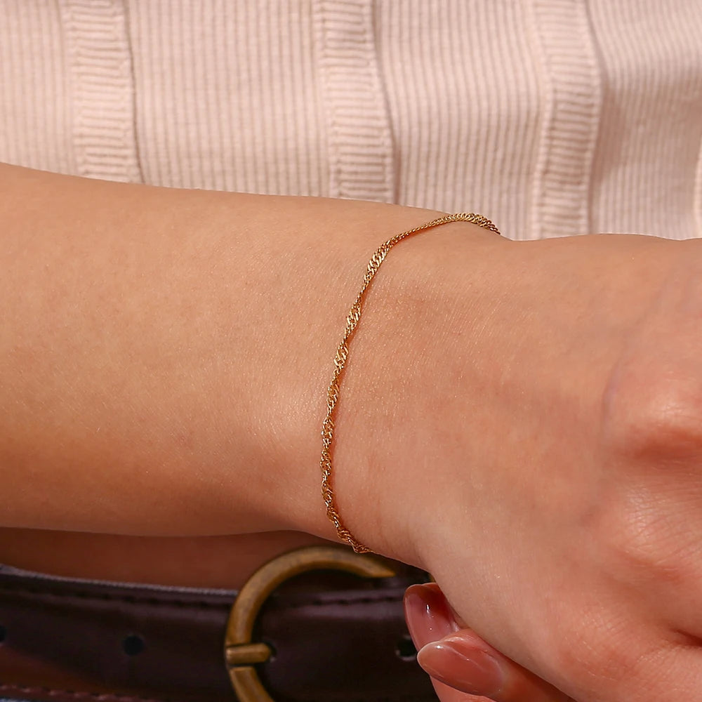 Thin chain bracelet