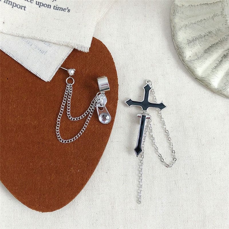 Boucle d’oreille chaine gothique