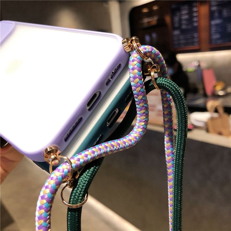 Chaine de téléphone avec coque transparente