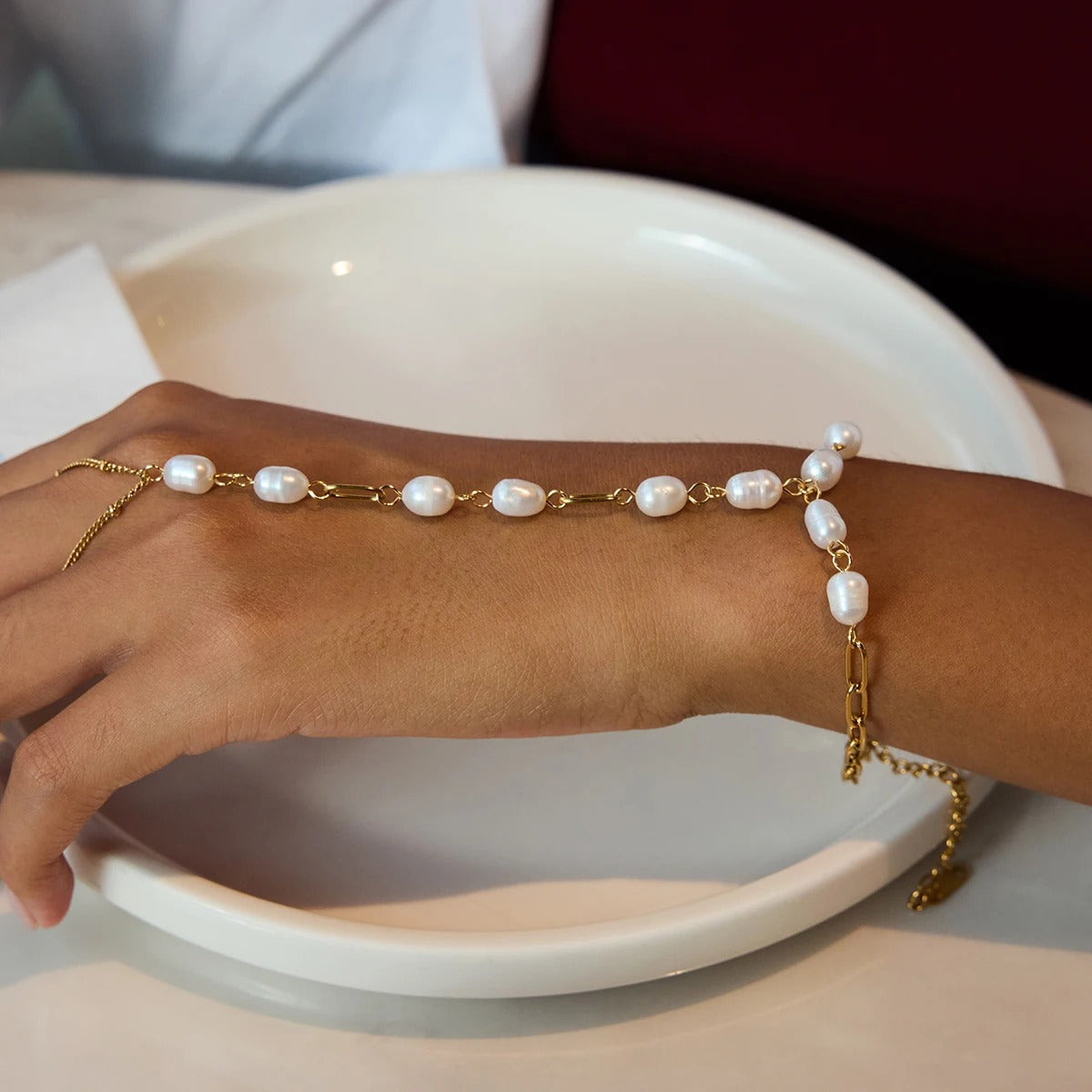 Chaine de main grosses perles