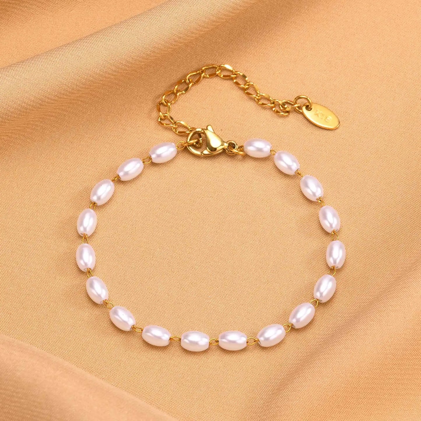Chain bracelet with pearl