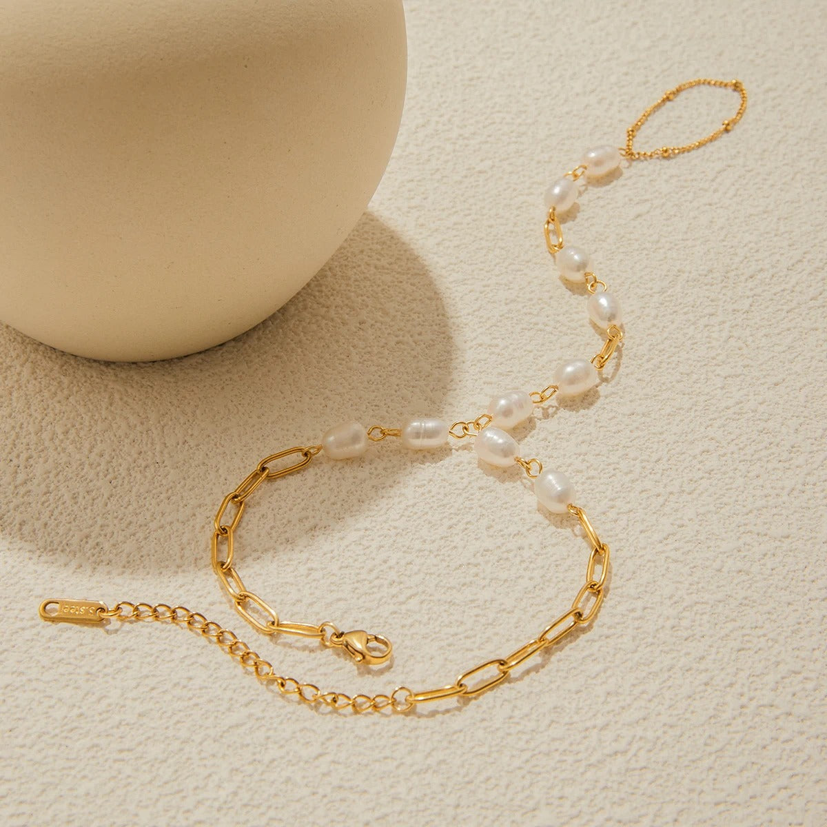 Chaine de main grosses perles