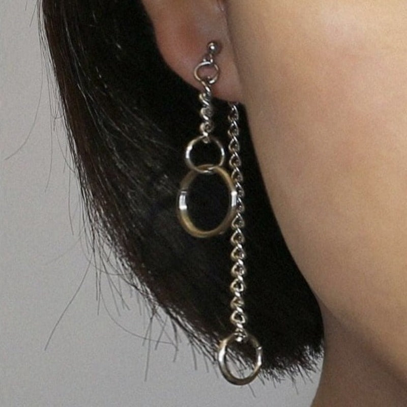 Boucle d’oreille chaine pendante avec anneau