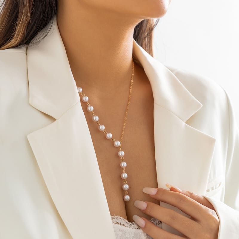 Collier chaine de poitrine avec perles